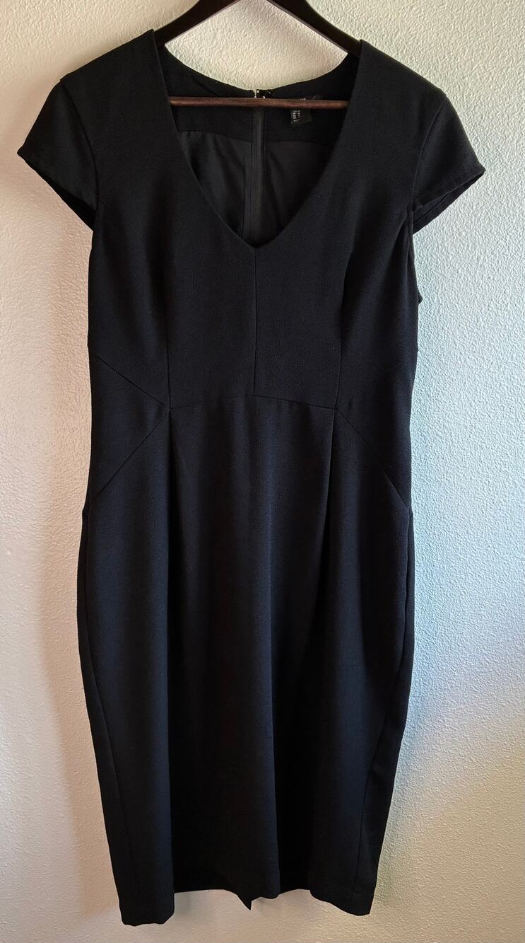 H&M | Black Sheath Dress V-Neck Cap Sleeves Knee Length Office LBD | 14